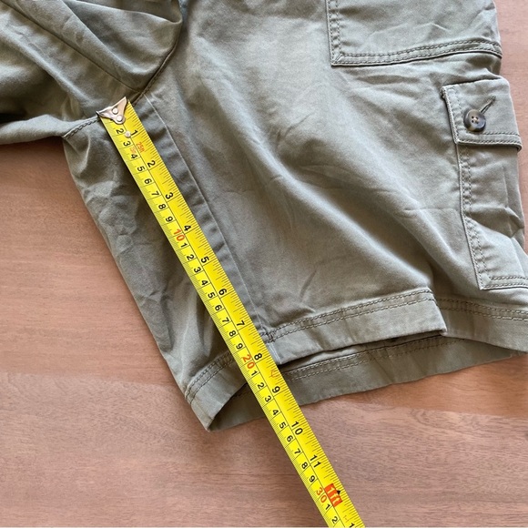 L.L. Bean Favourite Fit Women’s Green Khaki Cargo Shorts - Olive - Picture 10 of 10